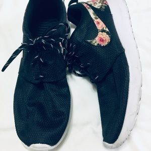 Custom floral Nike Roshe, Size 11